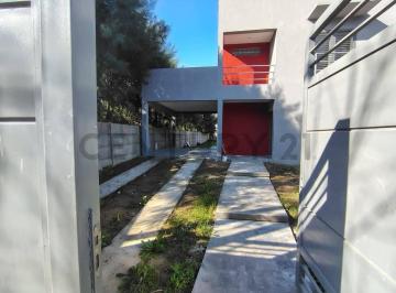 Casa · 89m² · 3 Ambientes · 2 Cocheras · Oportunidad Unica: Casa a Estrenar en Villa Elisa
