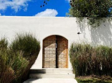 Casa de 4 ambientes, Escobar · Casa Mediterranea en Puertos Barrio Vistas - un Verano Unico