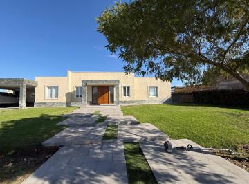 Casa · 320m² · 4 Dormitorios · 2 Cocheras · Casa en Terrazas Park - Maipú