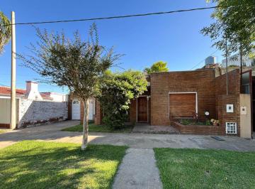 Casa · 132m² · 5 Ambientes · Venta - Casa de 2 Dorm. con Cochera en Cañada de Gomez, Santa Fe.