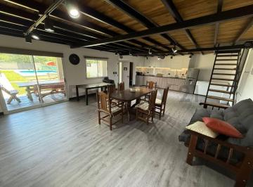 Casa · 120m² · 2 Ambientes · Casas en Venta en City Bell 2 Dorm., con Pileta