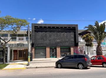 Local comercial · 235m² · Venta Importante Local con Patio Sobre Av Constitucion