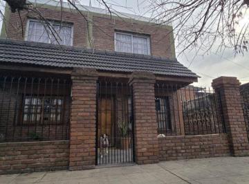 Casa de 3 ambientes, Esteban Echeverría · Casa en Venta