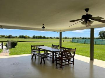 Casa · 350m² · 6 Ambientes · 6 Cocheras · Casa Alquiler Temporal 8 Personas Pileta y Parrilla en Capilla del Señor Polo Club