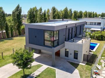 Casa · 189m² · 4 Ambientes · 1 Cochera · Casa en Alquiler en Barrio Lagoon Pilar, Pilar, G. B. a. Zona Norte