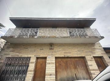 Departamento de 5 ambientes, Lanús · Departamento de 5 Ambientes - Apto Credito - Escucha Ofertas