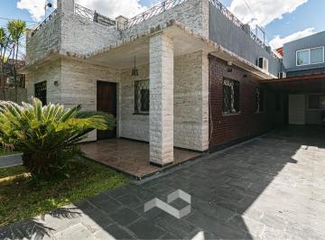 Casa · 142m² · 4 Ambientes · 2 Cocheras · Casa en Venta 4 Ambientes en Moron Sur