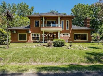 Casa · 430m² · 5 Ambientes · 3 Cocheras · Casa en Venta 6 Ambientes La Tradición con Vista Al Golf