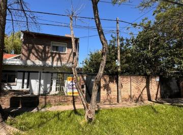 Casa · 550m² · 3 Dormitorios · 1 Cochera · Casa en Granadero Baigorria