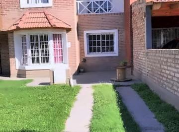 Dúplex de 133 m² en venta en Barrio Canal V, Neuquén, ubicado en Las Gaviotas es · Venta Casa 3 Dorm | B° Canal V | Neuquen