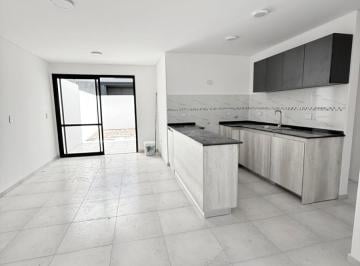 PH · 70m² · 6 Ambientes · 1 Cochera · Duplex en Venta Brisas de Manantiales