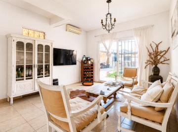 Casa · 178m² · 3 Ambientes · 2 Cocheras · Venta Casa Don Torcuato 7 Ambientes Pileta Quincho