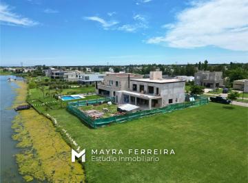 Casa · 270m² · 5 Ambientes · 4 Cocheras · Casa en Venta, San Lucas, Canning.