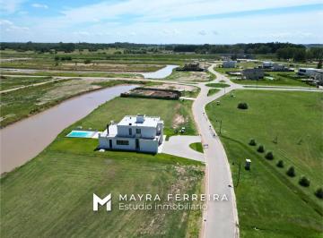 Terreno · 938m² · Terreno en Venta Fondo a Laguna en La Providencia - Canning