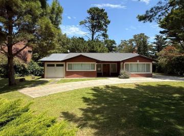 Casa de 4 ambientes, Pinamar · Casa en Alquiler | Pinamar Golf | Temporada 2026