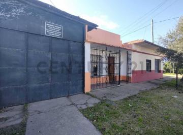 Oficina comercial · 220m² · 5 Ambientes · 2 Cocheras · Casa en Esquina con Local Comercial