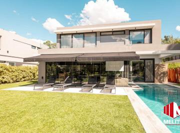 Casa de 6 ambientes, Esteban Echeverría · Casa en Saint Thomas Oeste