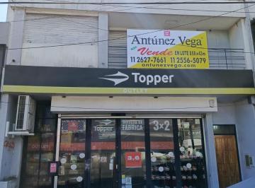 Local comercial · 374m² · Casa con Local en Venta