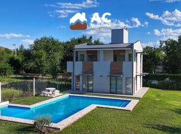 Casa · 110m² · 3 Ambientes · 2 Cocheras · 2 Duplex con Pileta en Villa Ciudad de América - Escritura