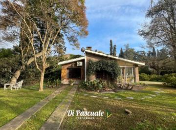 Quinta vacacional · 105m² · 4 Ambientes · 1 Cochera · Venta Casa Quinta con 2 Dorm., Galería Cubierta, Garage, Parque y Pileta - La Reja Norte