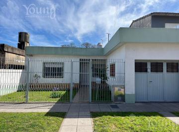 Casa · 115m² · 3 Ambientes · 1 Cochera · Casa 3 Ambientes con Patio, Jardín y Parrilla en Venta en Quilmes
