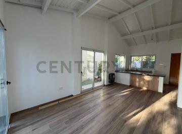 Casa · 88m² · 3 Ambientes · Casa Entre Caminos Gonnet Una Planta a Estrenar