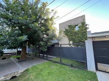 Casa de 3 ambientes, La Plata · Casa en Venta en 447 Entre 21c y 21d