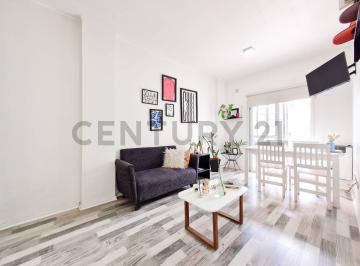 Departamento · 40m² · 1 Dormitorio · 1 Cochera · Venta de Departamento, Planta Baja con Patio y Cochera a m de Parque Saavedra"