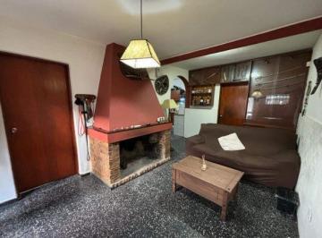 Casa · 212m² · 4 Ambientes · 1 Cochera · Casa en Venta 3 Dorm. con Cochera, Cordón: Oportunidad de Inversión Única!
