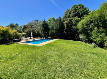 Casa de 9 ambientes, Tigre · Lindísima Casa en Venta Al Bosque y con 4 Dorm. + Escritorio