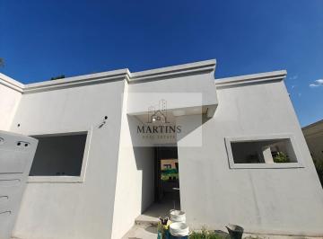 Casa · 120m² · 4 Ambientes · 2 Cocheras · Casa en Pilar del Este
