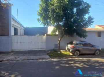 Bodega-Galpón en Venta  Ezpeleta Este · Amplio Galpon. Zona de Ezpeleta con Rapido Acceso a Avs y Autopista La Plata/bs. As. R. 4.