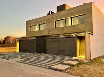 Casa · 146m² · 3 Dormitorios · 2 Cocheras · Duplex Premium Acquavista