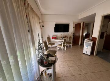 Casa · 145m² · 4 Ambientes · 1 Cochera · Venta Casa 4 Ambientes Más Departamento 2 Ambientes en Villa Primera con Garage y Parque
