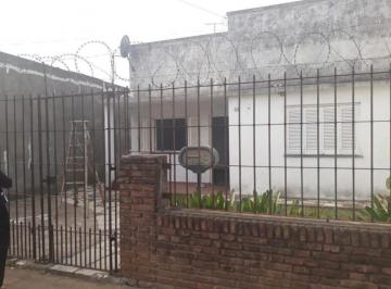 Casa · 105m² · 3 Ambientes · 1 Cochera · Casa en Tablada