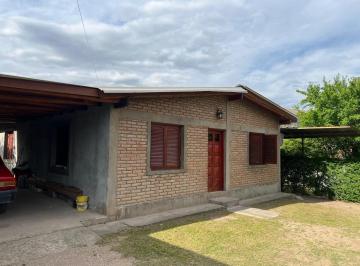 Casa · 124m² · 6 Ambientes · 2 Cocheras · Casa en Huerta Grande con Gas Natural y 3 Dorm.