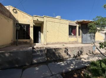 Casa de 6 ambientes, Presidente Sarmiento · Casa en Venta - Godoy Cruz