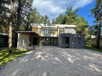 Casa de 5 ambientes, Costa Esmeralda · Senderos II 45 P/10 Pax