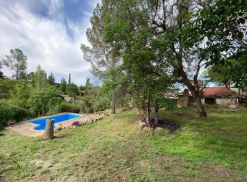 Casa · 187m² · 5 Ambientes · 2 Cocheras · Casa Venta en Villa Parque Siquiman. 3 Dorm.. Pileta.