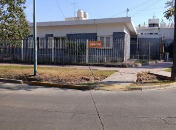 Casa de 4 ambientes, Godoy Cruz · Excelente Casa a Reciclar y Ampliar en Zona Residencial por Excelencia, Espectacular Conectividad