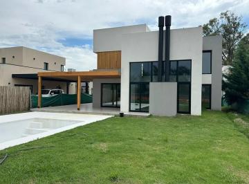 Casa · 203m² · 4 Ambientes · 3 Cocheras · Casa en Venta Lagoon Pilar - Cuan Propiedades