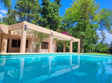 Casa · 119m² · 3 Ambientes · 2 Cocheras · Venta Casa 2 Dorm. Piscina en Roldan