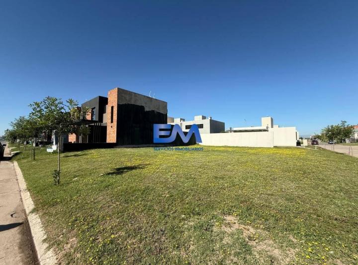 Terreno · 360m²