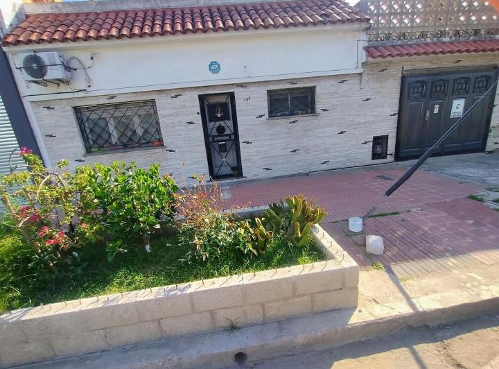 Casa · 106m² · 4 Ambientes · 1 Cochera