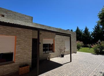 Casa · 80m² · 5 Ambientes · 1 Cochera · Casa - Alvarez de Toledo