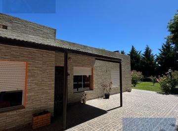 Casa · 80m² · 5 Ambientes · 1 Cochera · Casa - Alvarez de Toledo