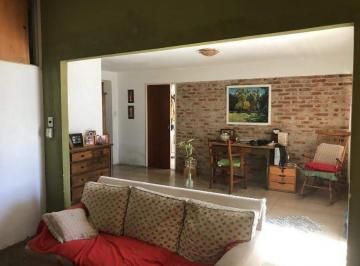 Casa · 72m² · 3 Ambientes · 1 Cochera · Casa - Temperley