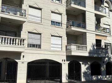 Departamento · 68m² · 3 Ambientes · 2 Cocheras · Departamento - Banfield