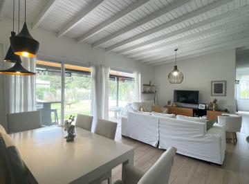 Casa · 120m² · 4 Ambientes · 2 Cocheras · Casa en Venta en Barrio Cerrado Pilar Apta Credito