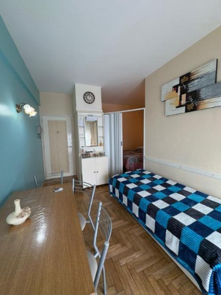 Monoambiente amoblado 26m² en Bv. Marítimo, ideal estudiantes